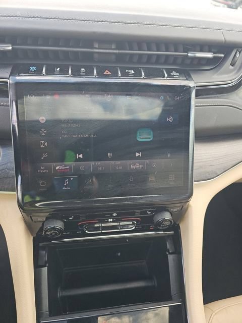 Used 2022 Jeep Grand Cherokee Limited 4xe AWD/4WD image 3