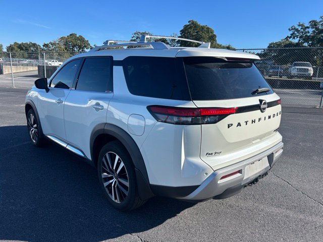 Used 2024 Nissan Pathfinder Platinum AWD/4WD image 3