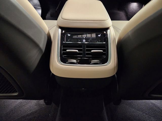New 2026 Volvo XC90 B6 Plus w/ Protection Package Premier AWD/4WD image 31