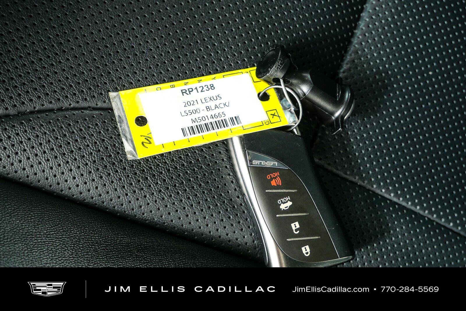 Used 2021 Lexus LS 500 w/ Accessory Package (Z1) RWD image 38
