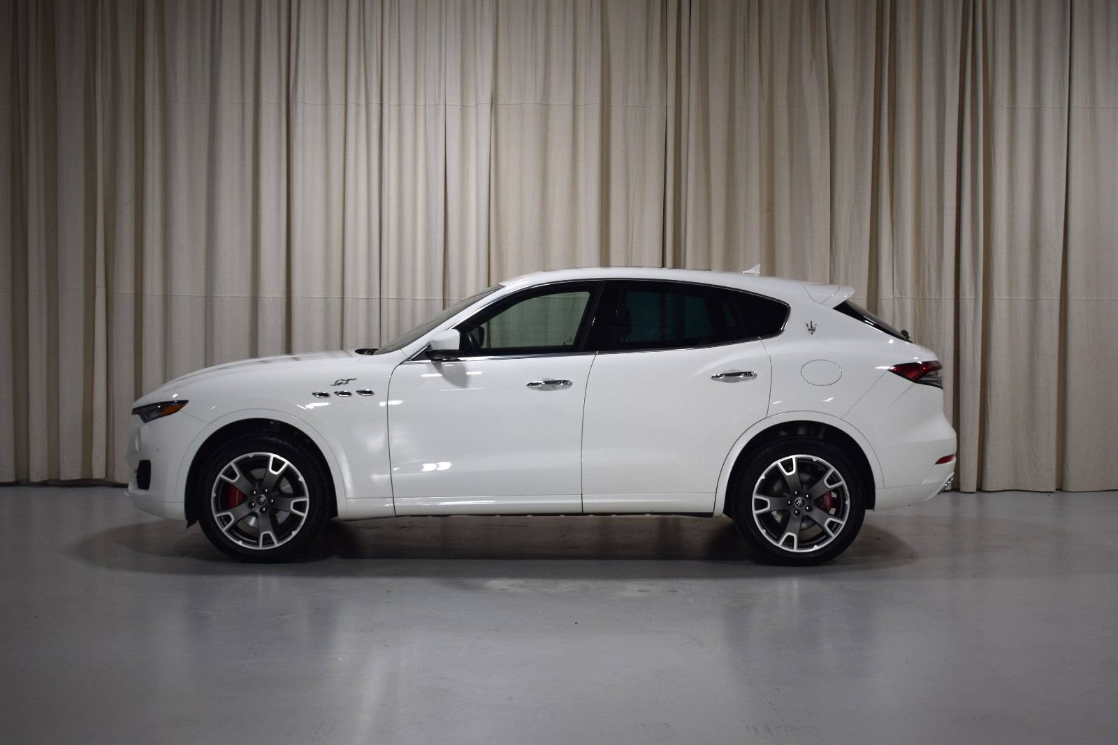 Certified 2023 Maserati Levante GT AWD/4WD image 4