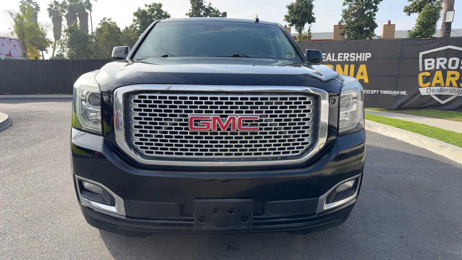 Used 2016 GMC Yukon XL Denali image 12