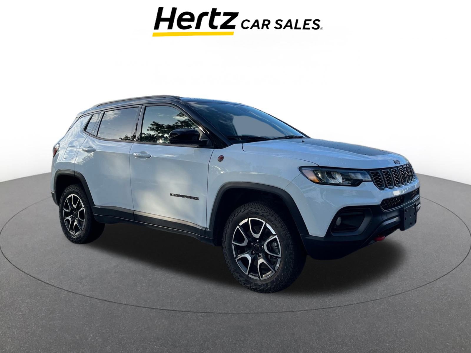 Used 2025 Jeep Compass Trailhawk image 1