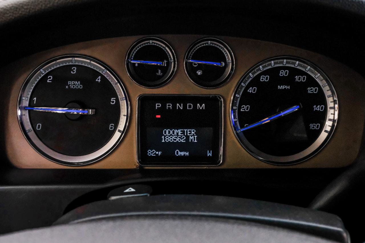 Used 2013 Cadillac Escalade Platinum RWD image 24