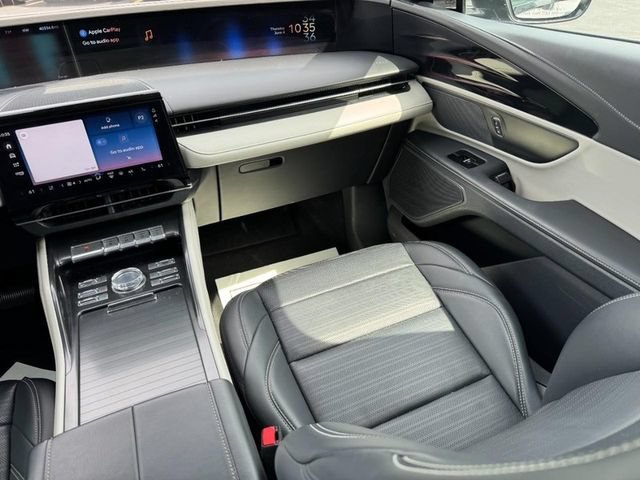 Used 2024 Lincoln Nautilus Reserve AWD/4WD image 14