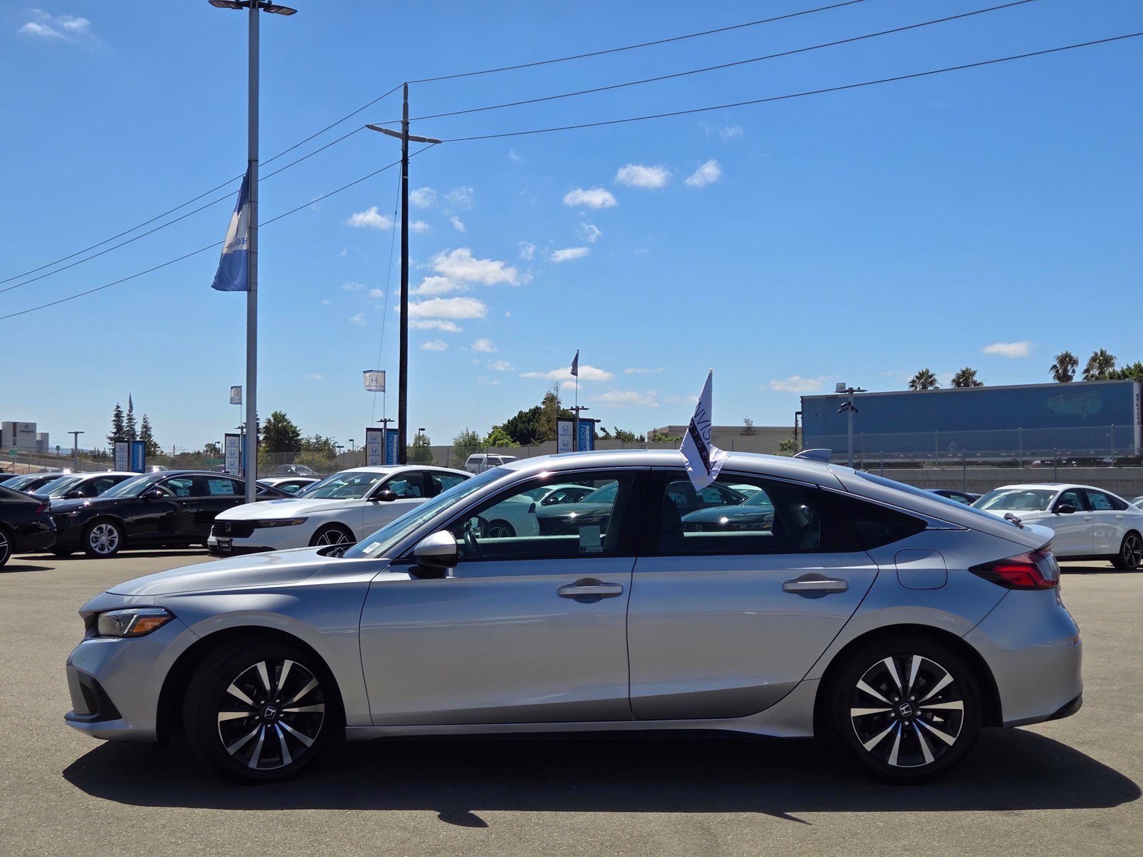 Used 2024 Honda Civic EX-L image 4
