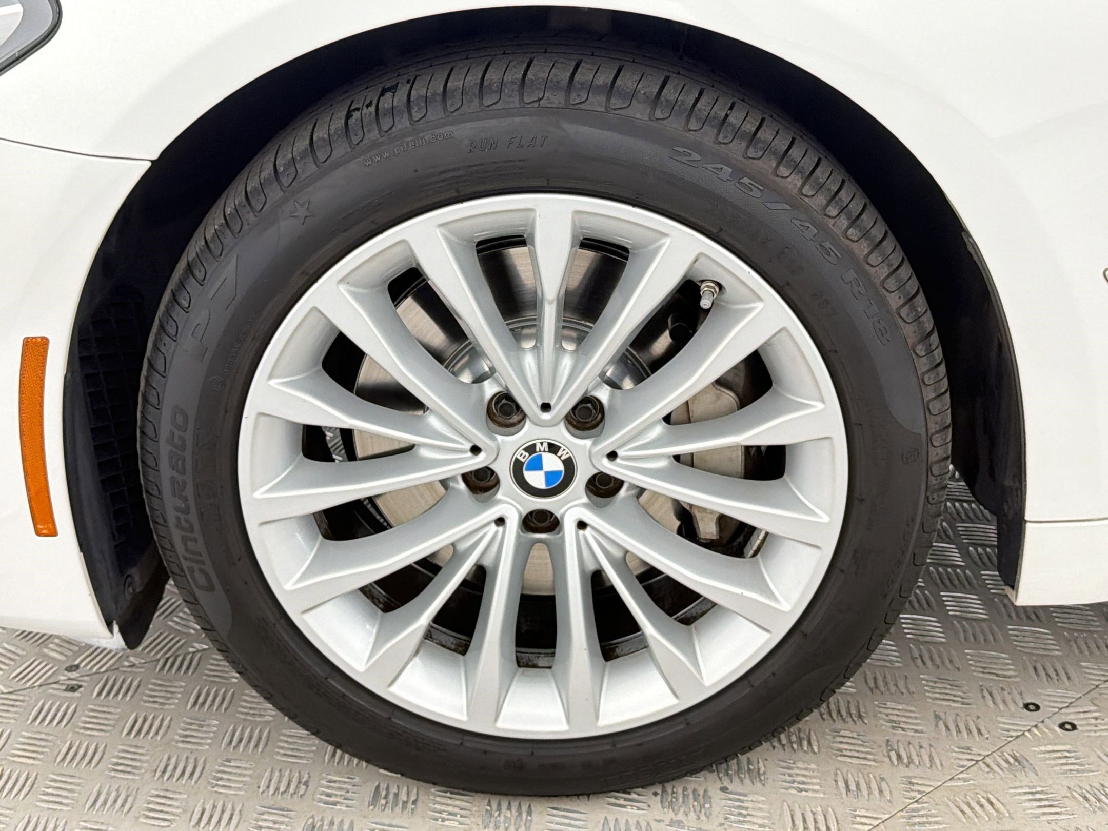 Used 2022 BMW 530i w/ Convenience Package RWD image 11