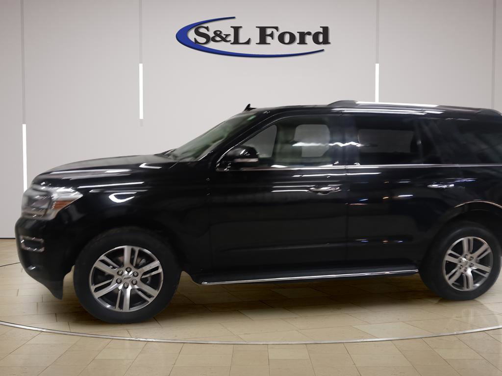 Certified 2022 Ford Expedition Limited AWD/4WD image 2