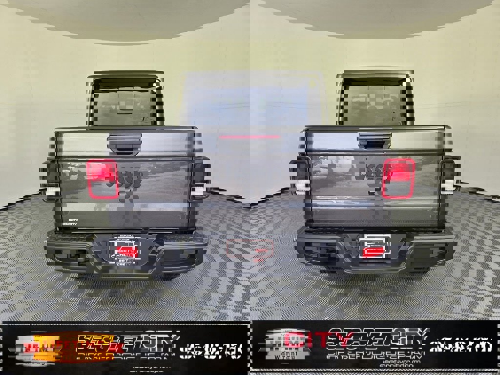 New 2025 Jeep Gladiator Sport image 6