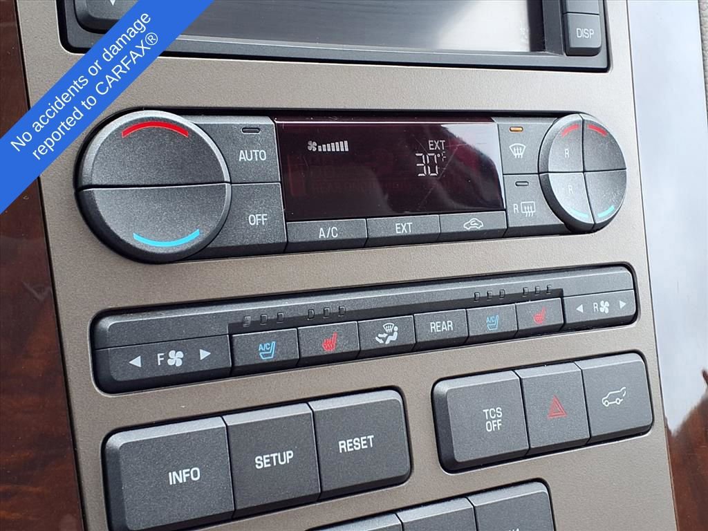 Used 2014 Lincoln Navigator Base image 25