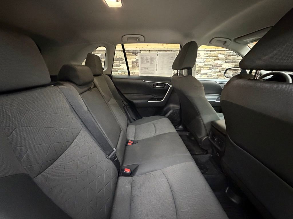 Used 2022 Toyota RAV4 XLE image 30