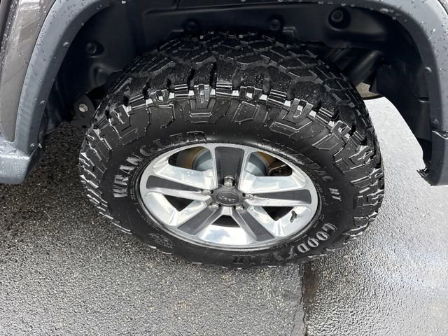 Used 2020 Jeep Wrangler Unlimited Sahara image 14