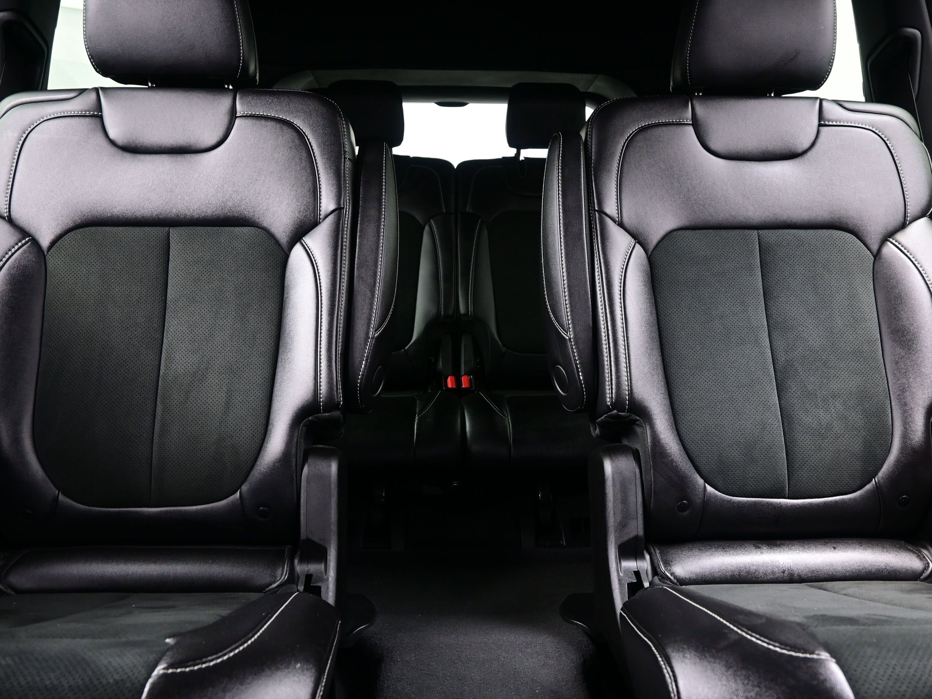 Used 2025 Jeep Grand Cherokee L Altitude image 15