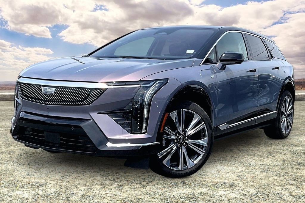 Used 2025 Cadillac Optiq Luxury 2 AWD/4WD image 3