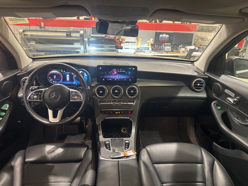 Used 2021 Mercedes-Benz GLC 300 4MATIC image 6