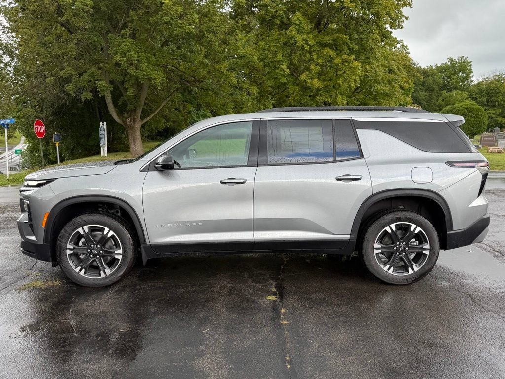 New 2027 Chevrolet Traverse LT w/ Sun and Wheel Package AWD/4WD image 8