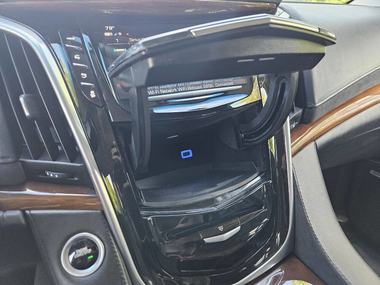 Used 2019 Cadillac Escalade ESV 4WD image 24
