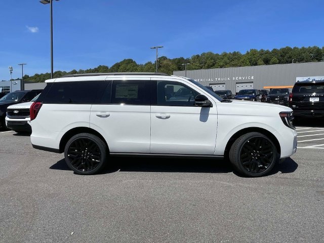 New 2027 Ford Expedition Platinum w/ Stealth Performance Package AWD/4WD image 2
