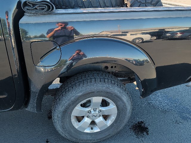 Used 2012 Nissan Frontier SV AWD/4WD image 5