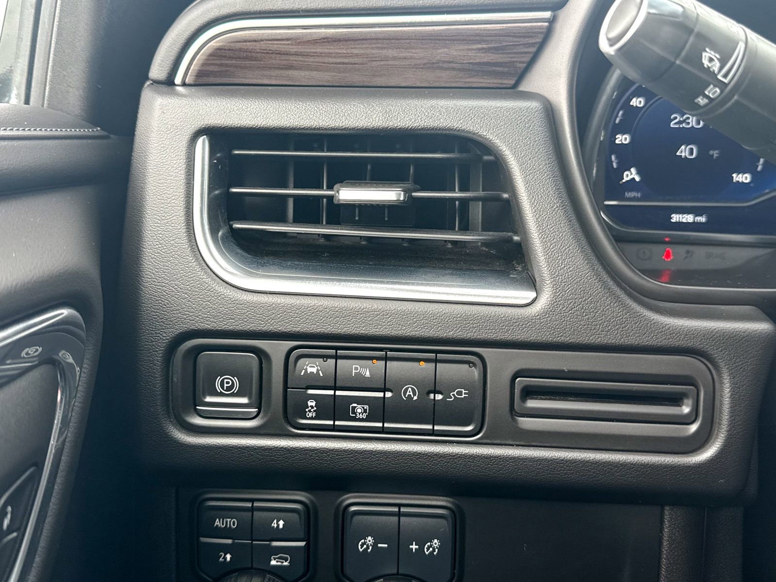 Certified 2022 Chevrolet Suburban LT w/ Luxury Package image 41