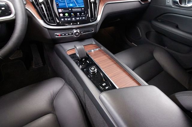 Certified 2025 Volvo V60 B5 Cross Country Plus AWD/4WD image 9