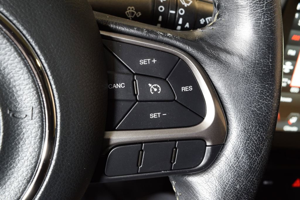 Used 2019 Jeep Renegade Limited w/ UConnect 8.4 Nav Group AWD/4WD image 18