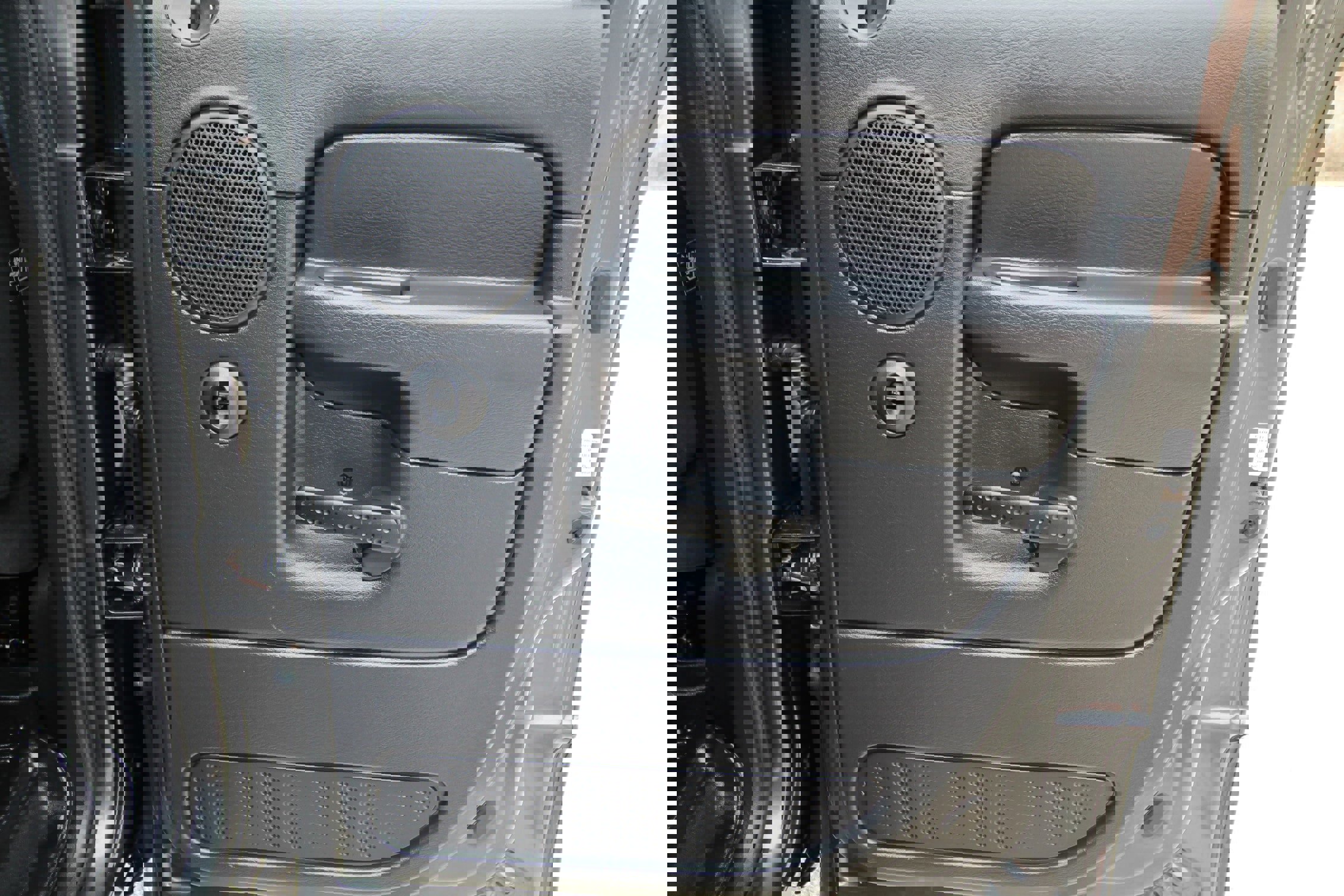 Used 2003 Dodge Ram 2500 Truck SLT image 37