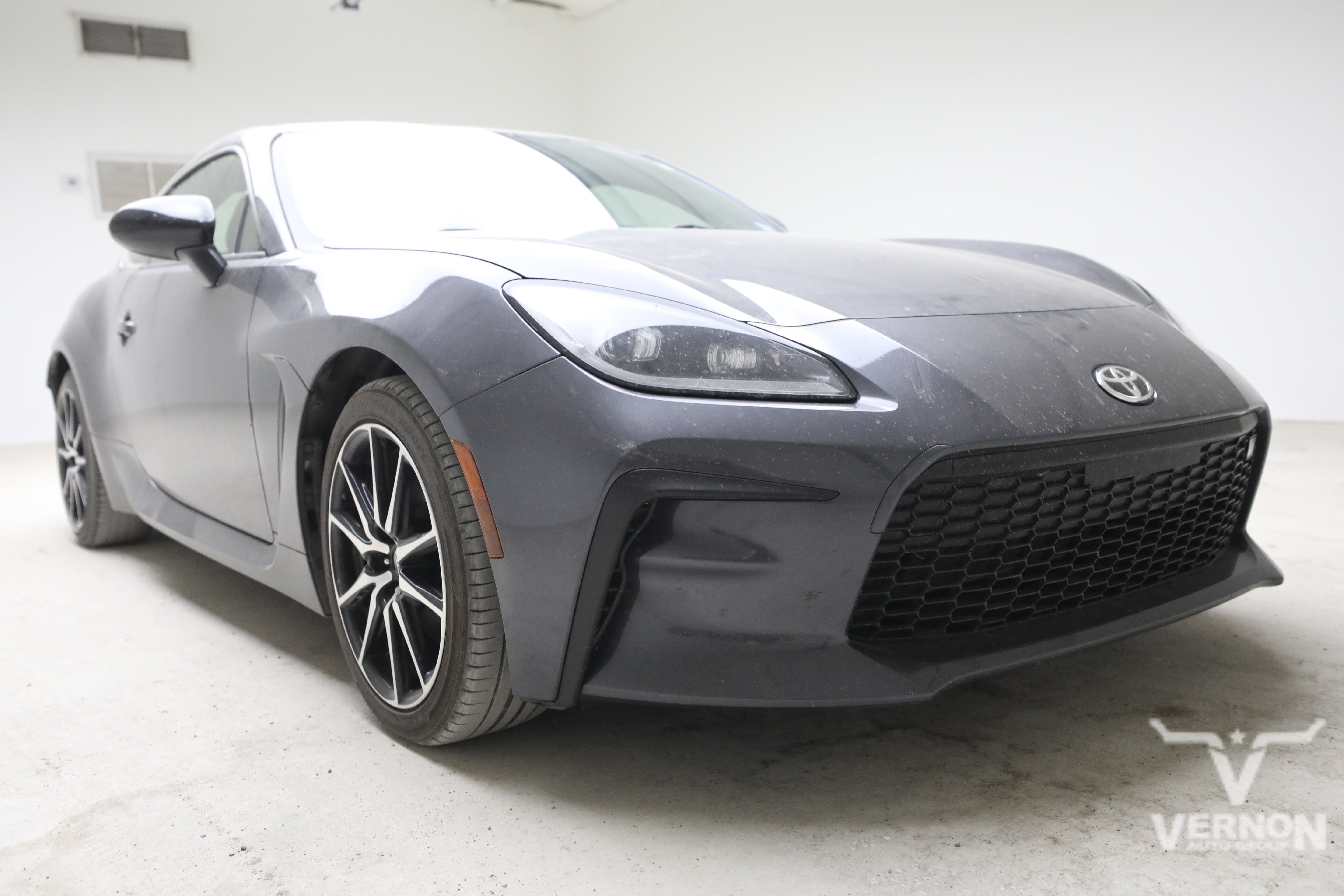 Used 2022 Toyota GR86 RWD image 6