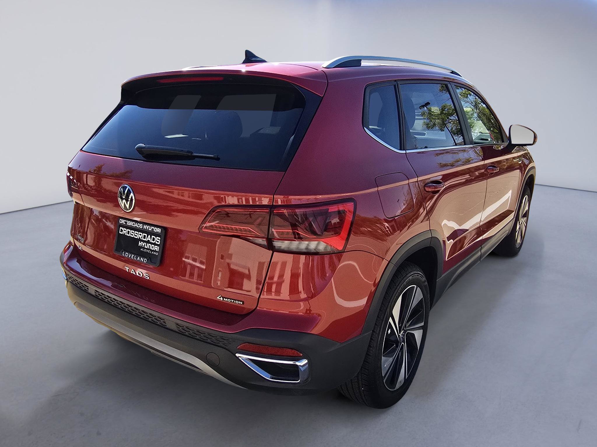 Used 2024 Volkswagen Taos SE w/ Panoramic Sunroof Package AWD/4WD image 6