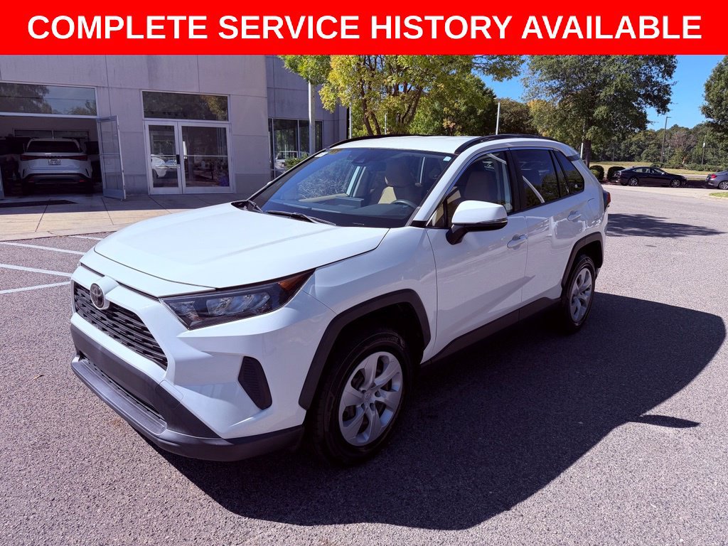 Used 2021 Toyota RAV4 LE FWD image 3