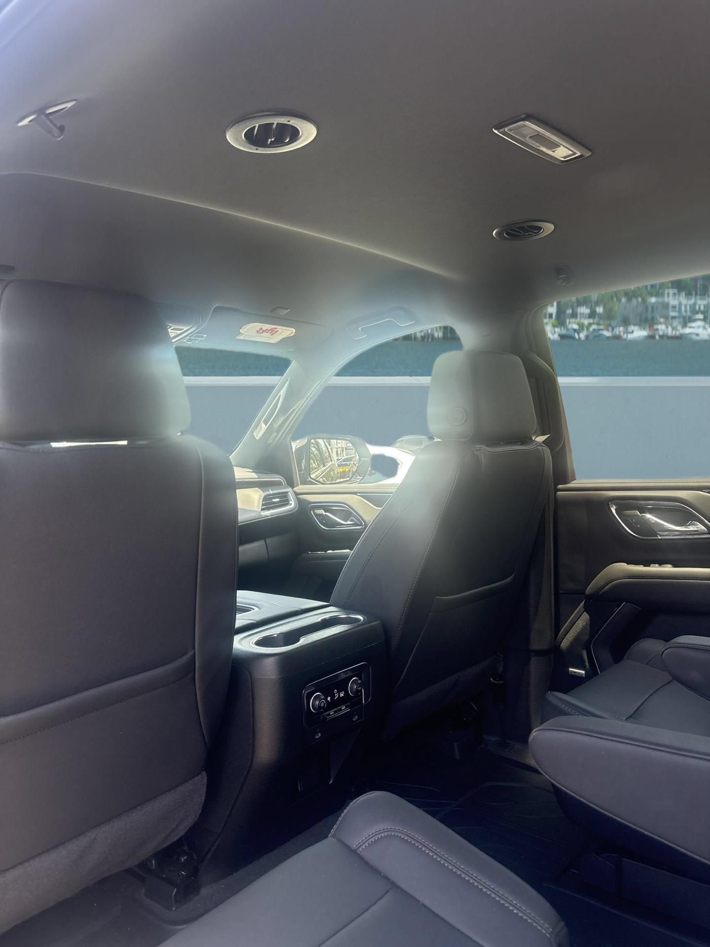 Used 2024 Chevrolet Suburban LT RWD image 8