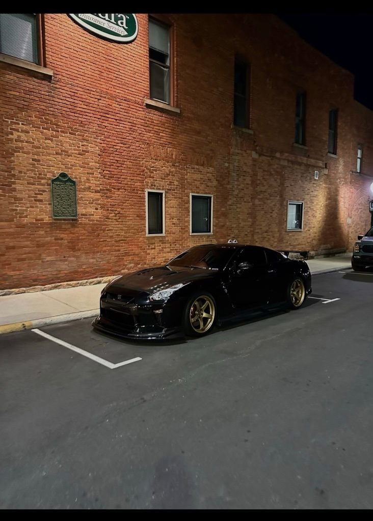 Used 2019 Nissan GT-R Premium w/ Premium Interior Package image 7