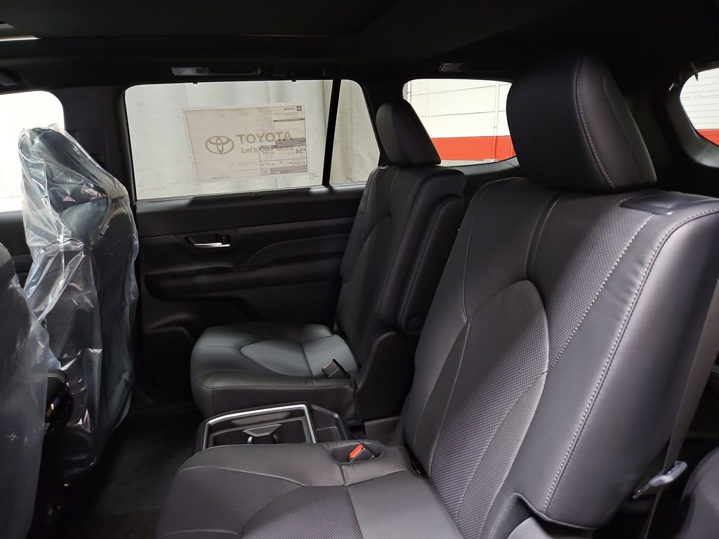 New 2026 Toyota Grand Highlander AWD Hybrid image 25