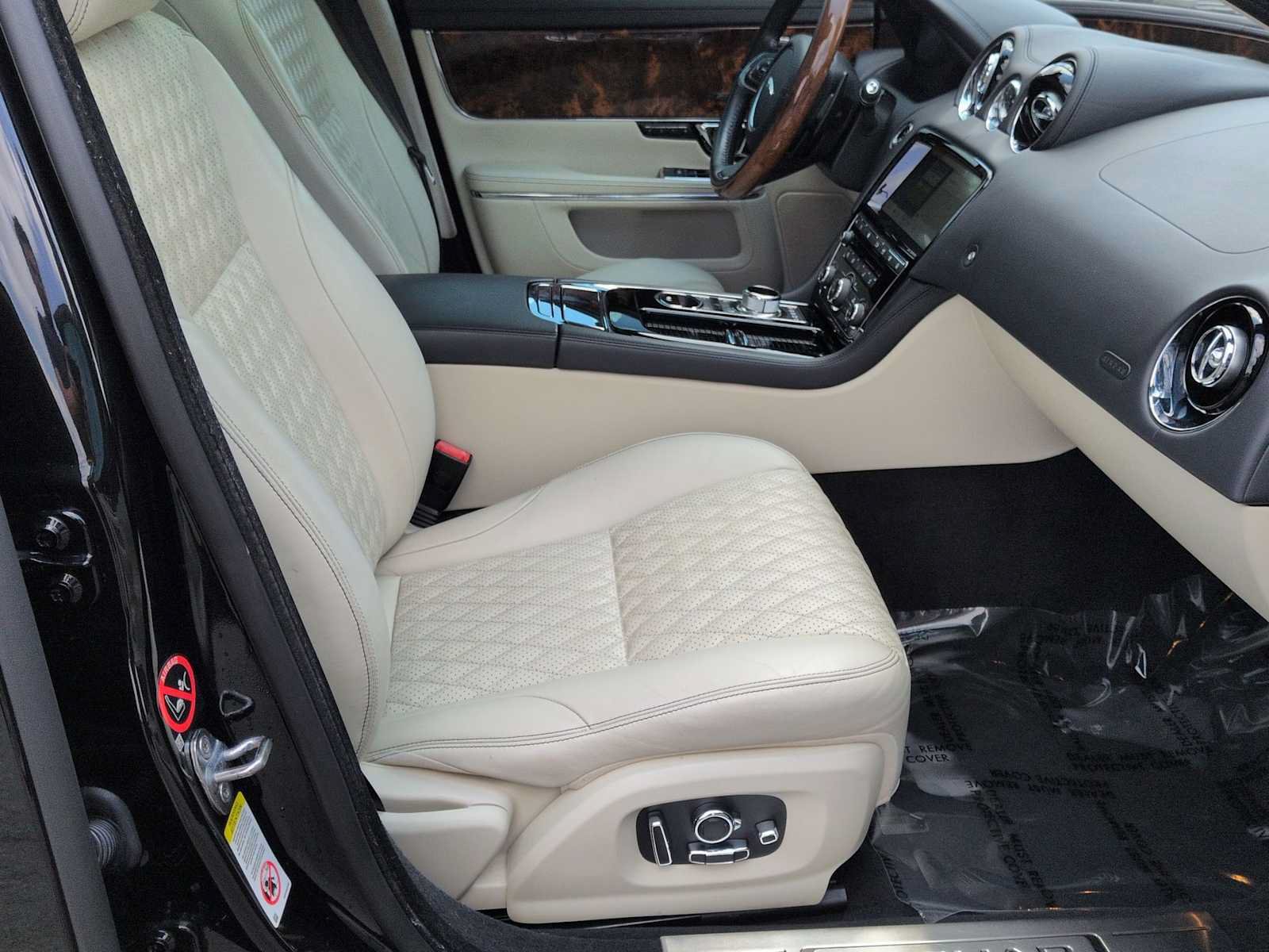 Used 2019 Jaguar XJ AWD image 24