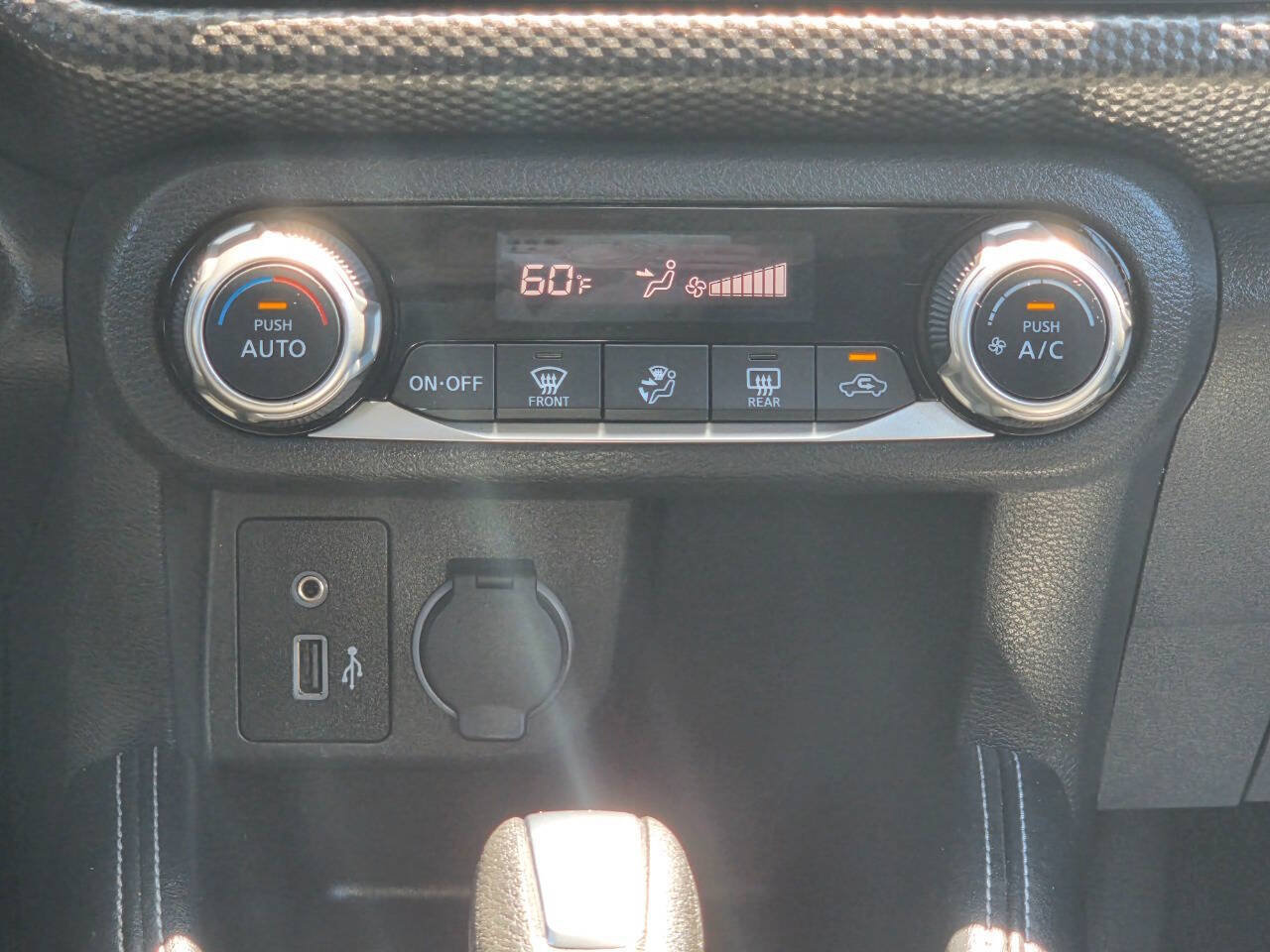 Used 2019 Nissan Kicks SV FWD image 17