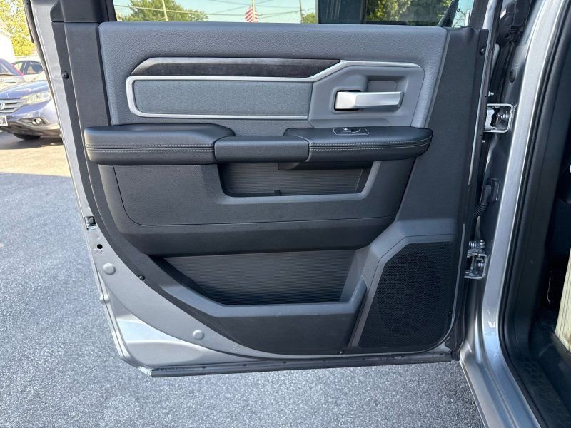 Used 2022 RAM 3500 SLT w/ Quick Order Package 2YG SLT image 11