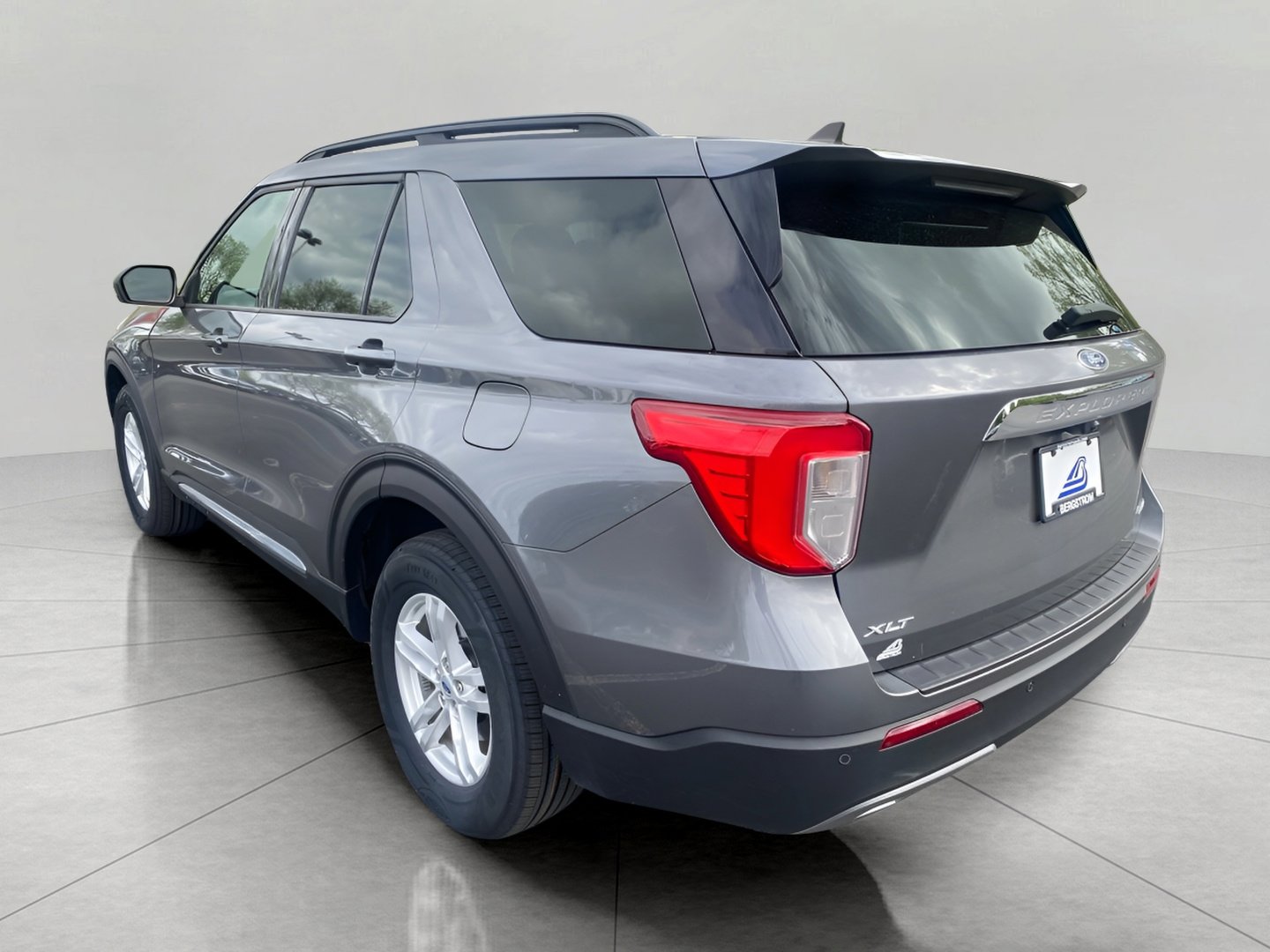 Certified 2023 Ford Explorer XLT w/ Equipment Group 202A AWD/4WD image 15