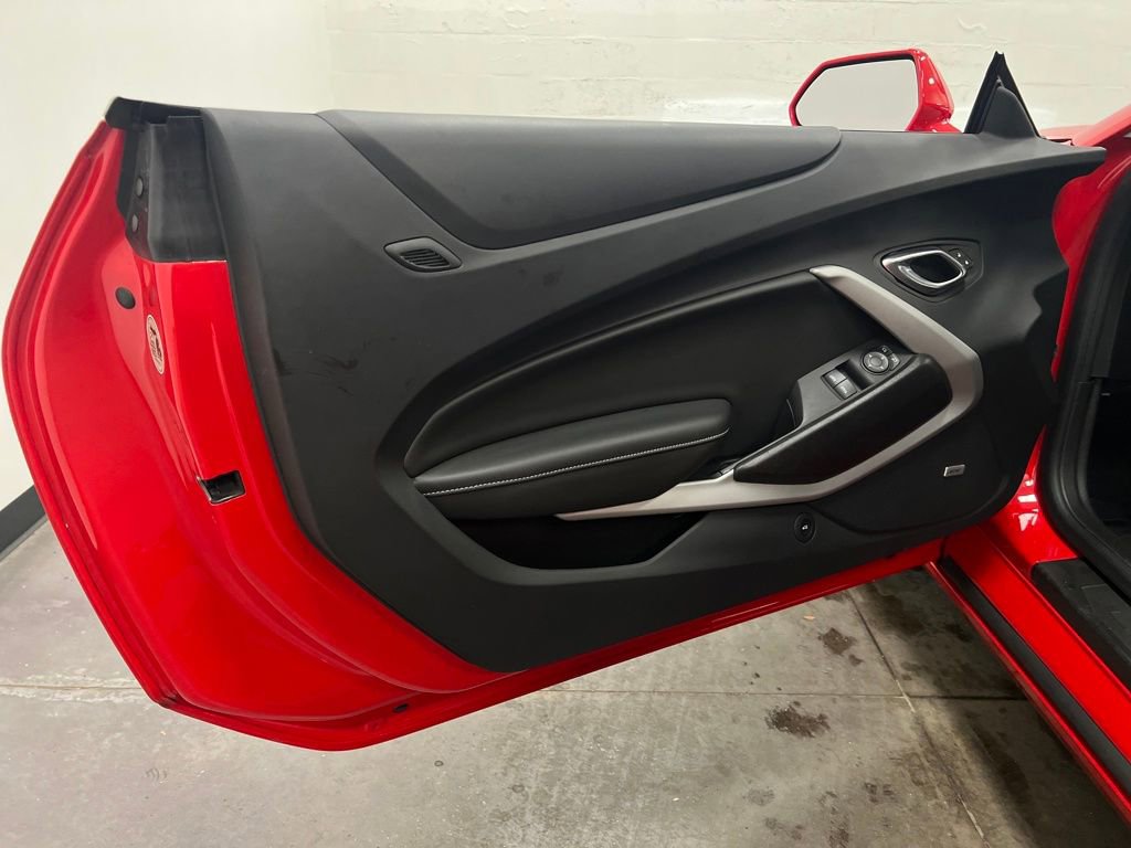 Used 2022 Chevrolet Camaro LT w/ Technology Package image 13