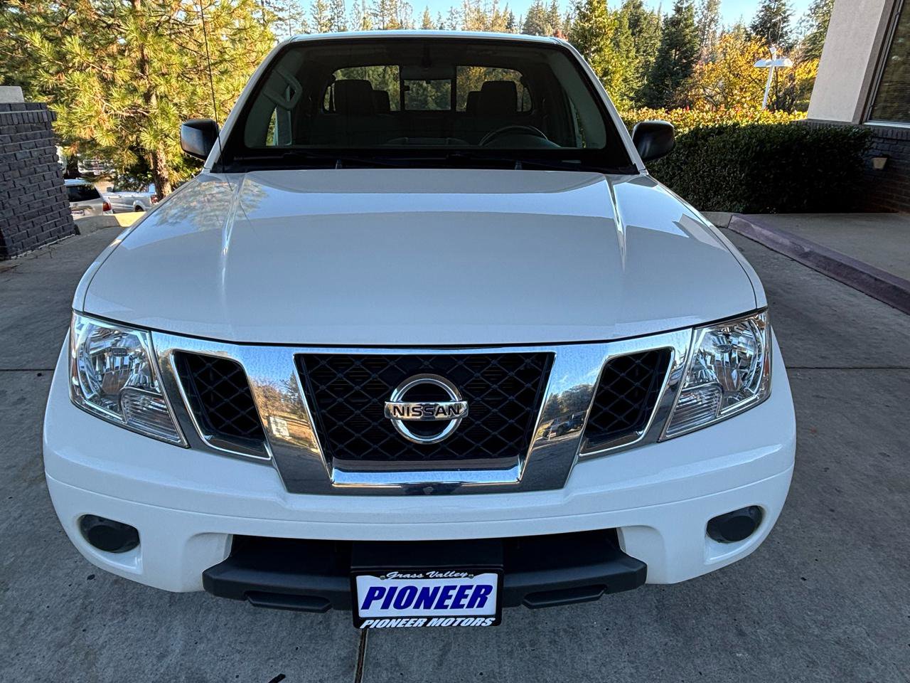 Used 2020 Nissan Frontier SV RWD image 7