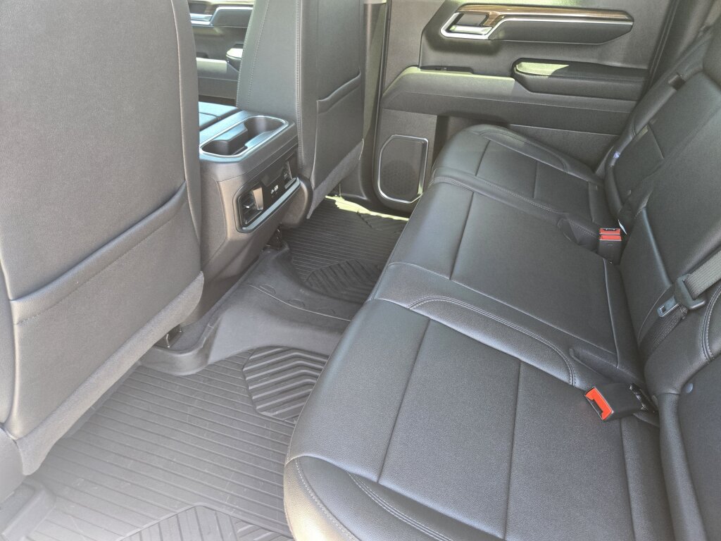 Used 2025 Chevrolet Silverado 1500 LT Trail Boss w/ Convenience Package II AWD/4WD image 10