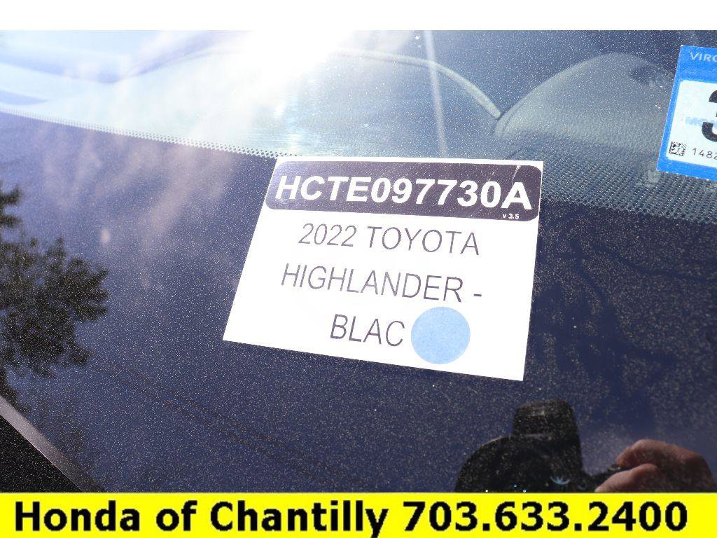 Used 2022 Toyota Highlander LE AWD/4WD image 32