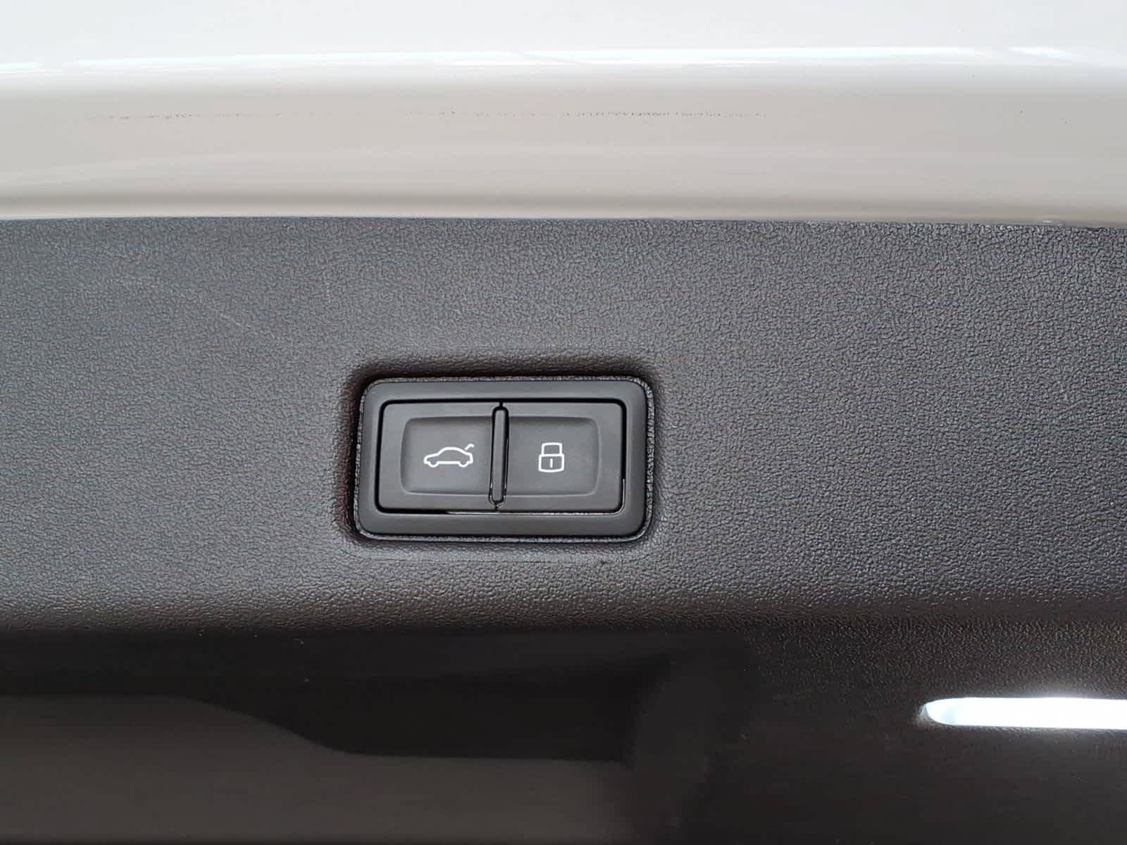 Certified 2025 Audi Q5 Premium w/ Premium Plus AWD/4WD image 11