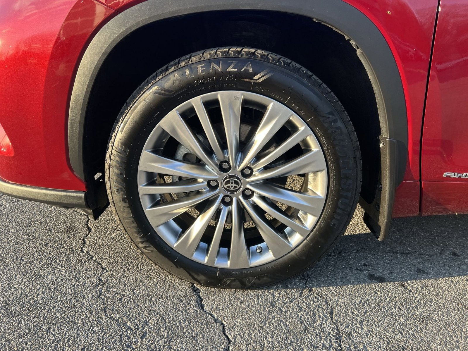 Used 2024 Toyota Highlander Platinum image 12