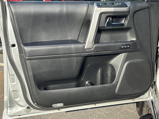 Used 2023 Toyota 4Runner Limited RWD image 10