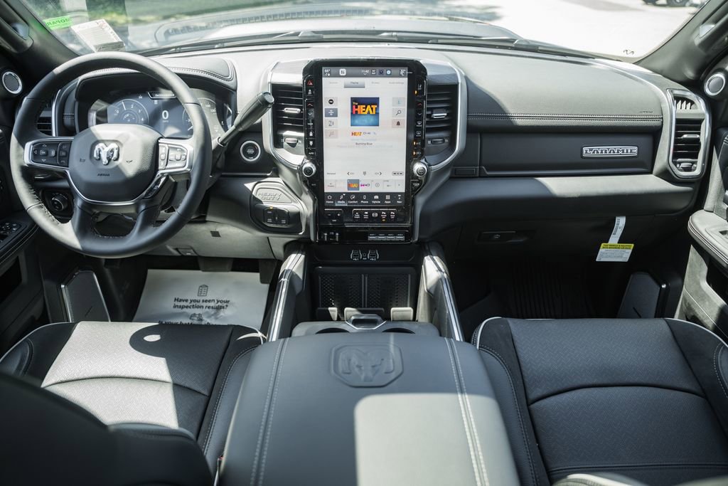 New 2026 RAM 2500 Laramie AWD/4WD image 25