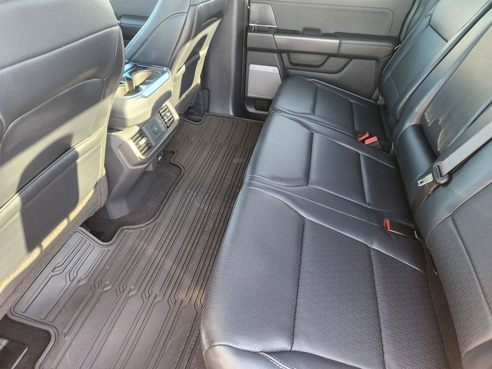 New 2026 Ford F150 Lariat w/ Equipment Group 501A Mid image 25