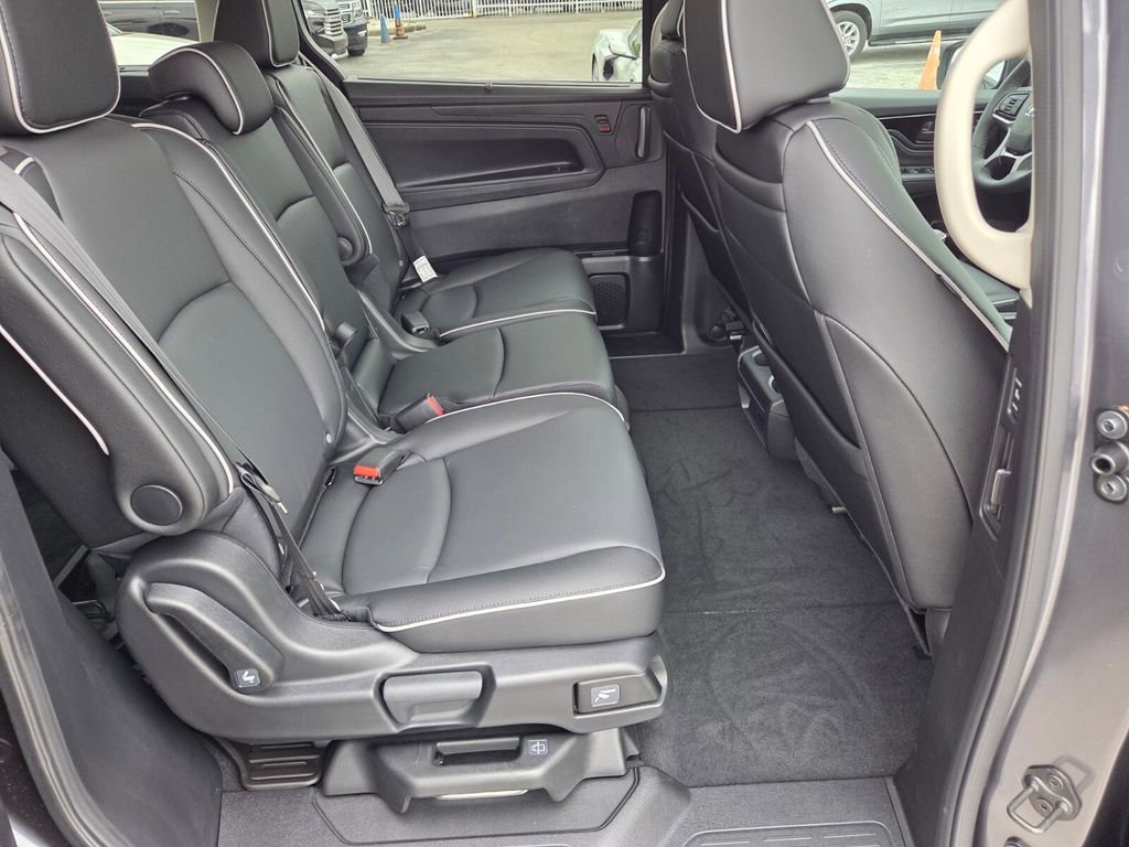 Used 2026 Honda Odyssey Touring image 17