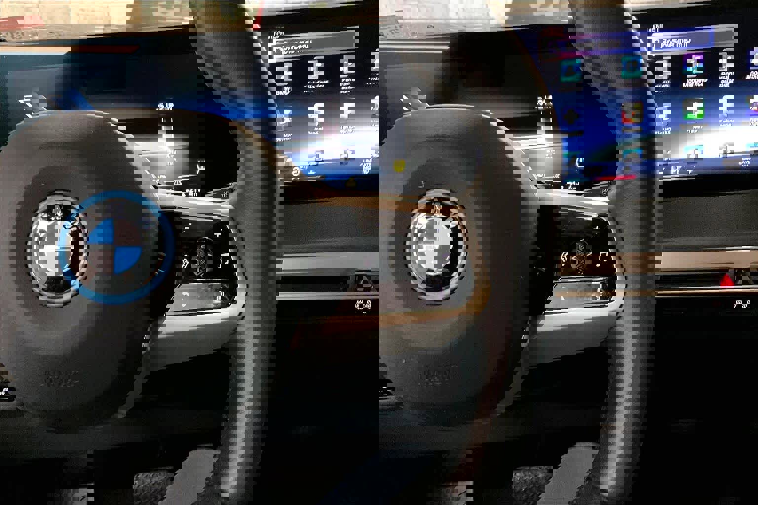 Used 2023 BMW iX xDrive50 image 21