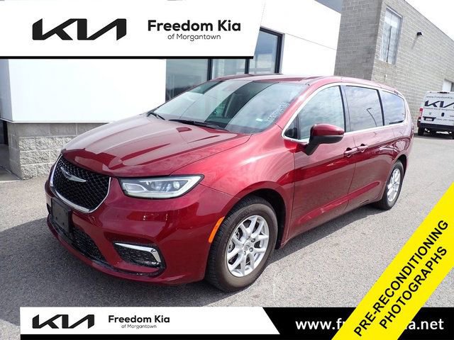 Used 2023 Chrysler Pacifica Touring-L