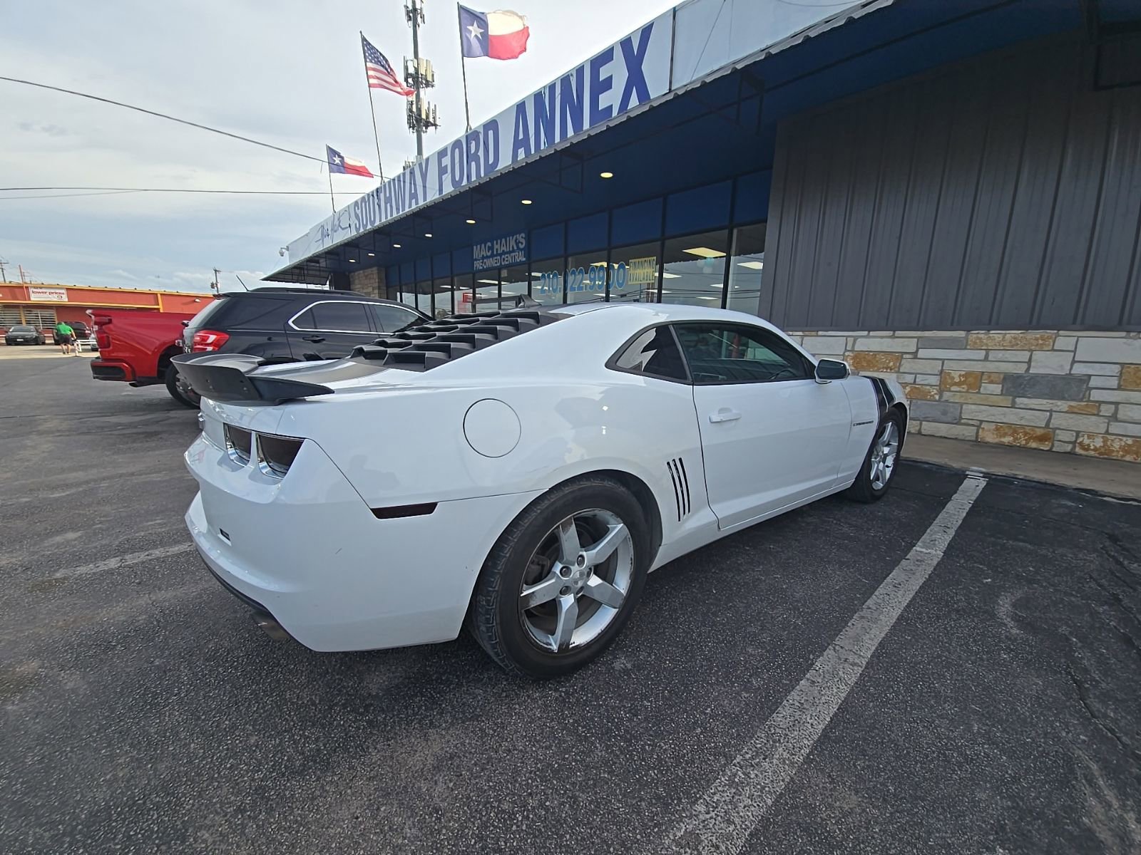Used 2013 Chevrolet Camaro LS RWD image 3